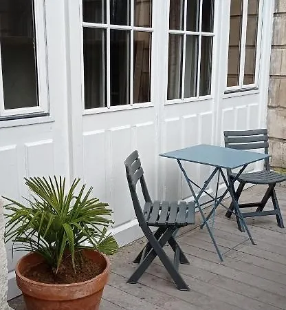 La Douce Cathare アパート *